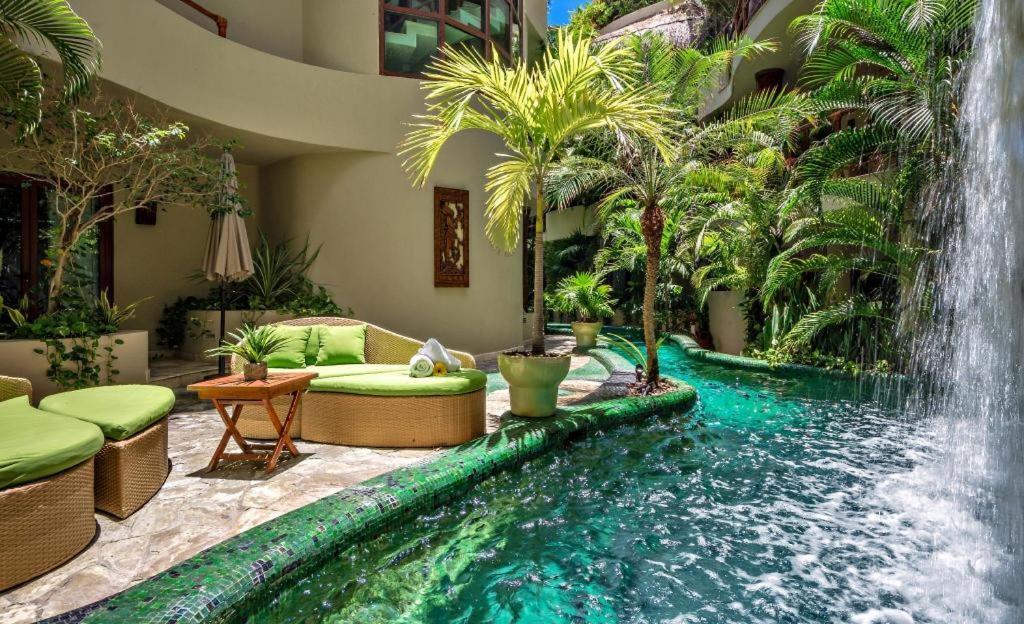 Maya Villa Condo Hotel Плая дел Кармен Екстериор снимка