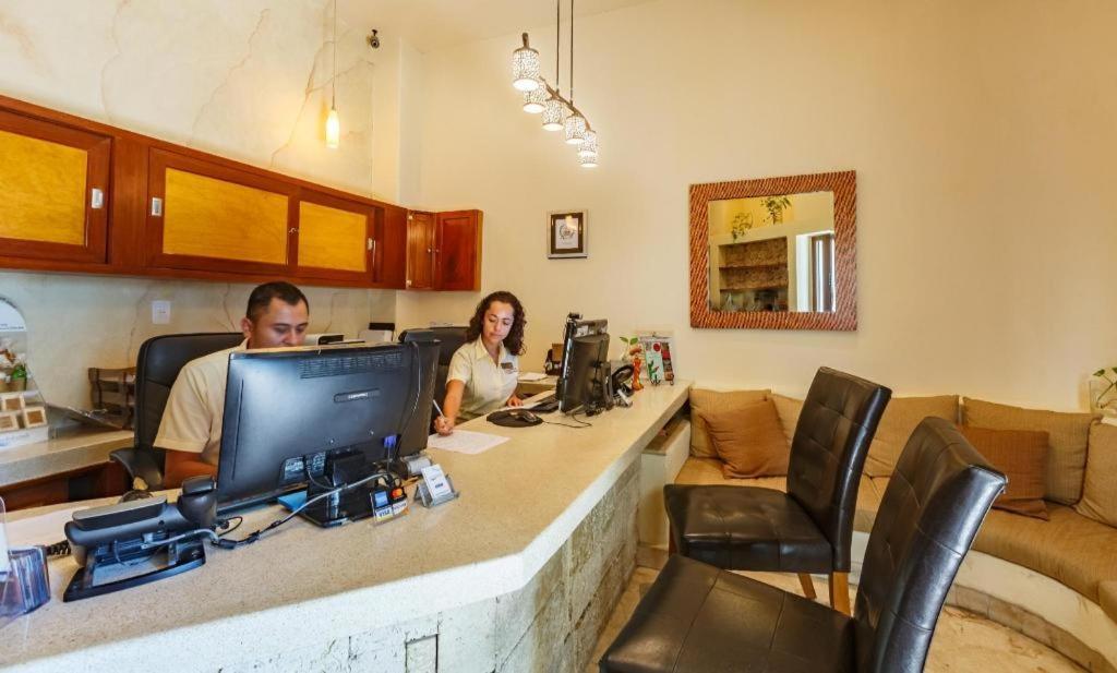 Maya Villa Condo Hotel Плая дел Кармен Екстериор снимка