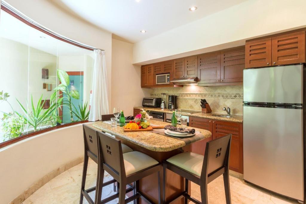 Maya Villa Condo Hotel Плая дел Кармен Екстериор снимка