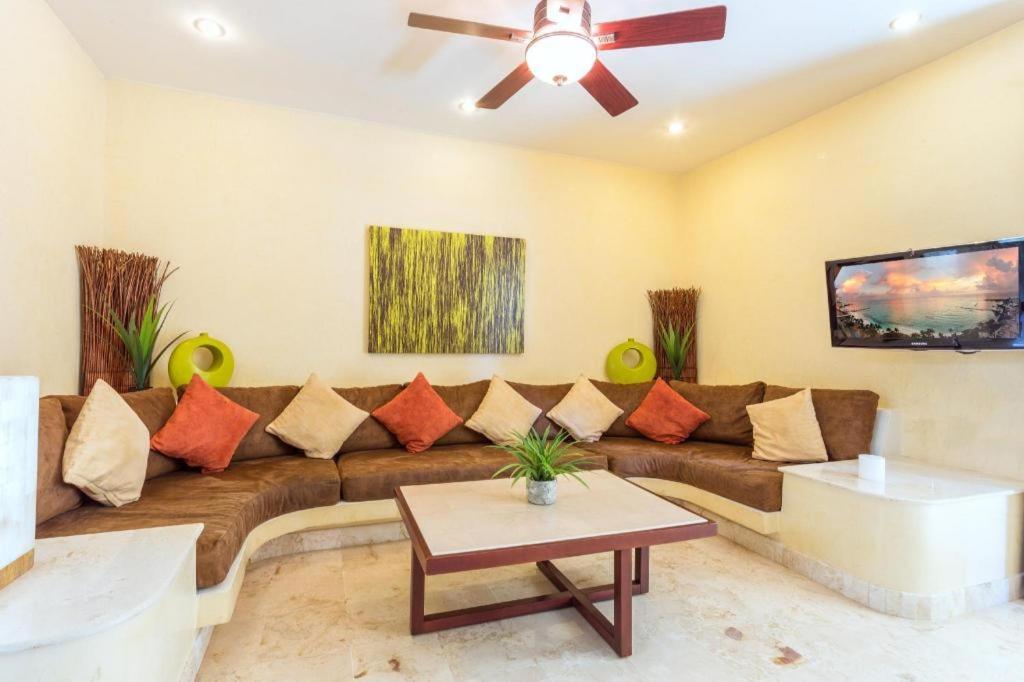 Maya Villa Condo Hotel Плая дел Кармен Екстериор снимка