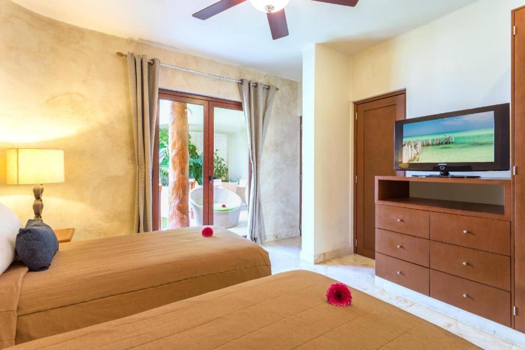 Maya Villa Condo Hotel Плая дел Кармен Екстериор снимка